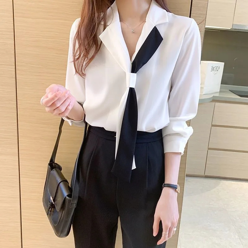 Damskie bluzki w stylu wiosenn – Silk Blouse recenzja i cena