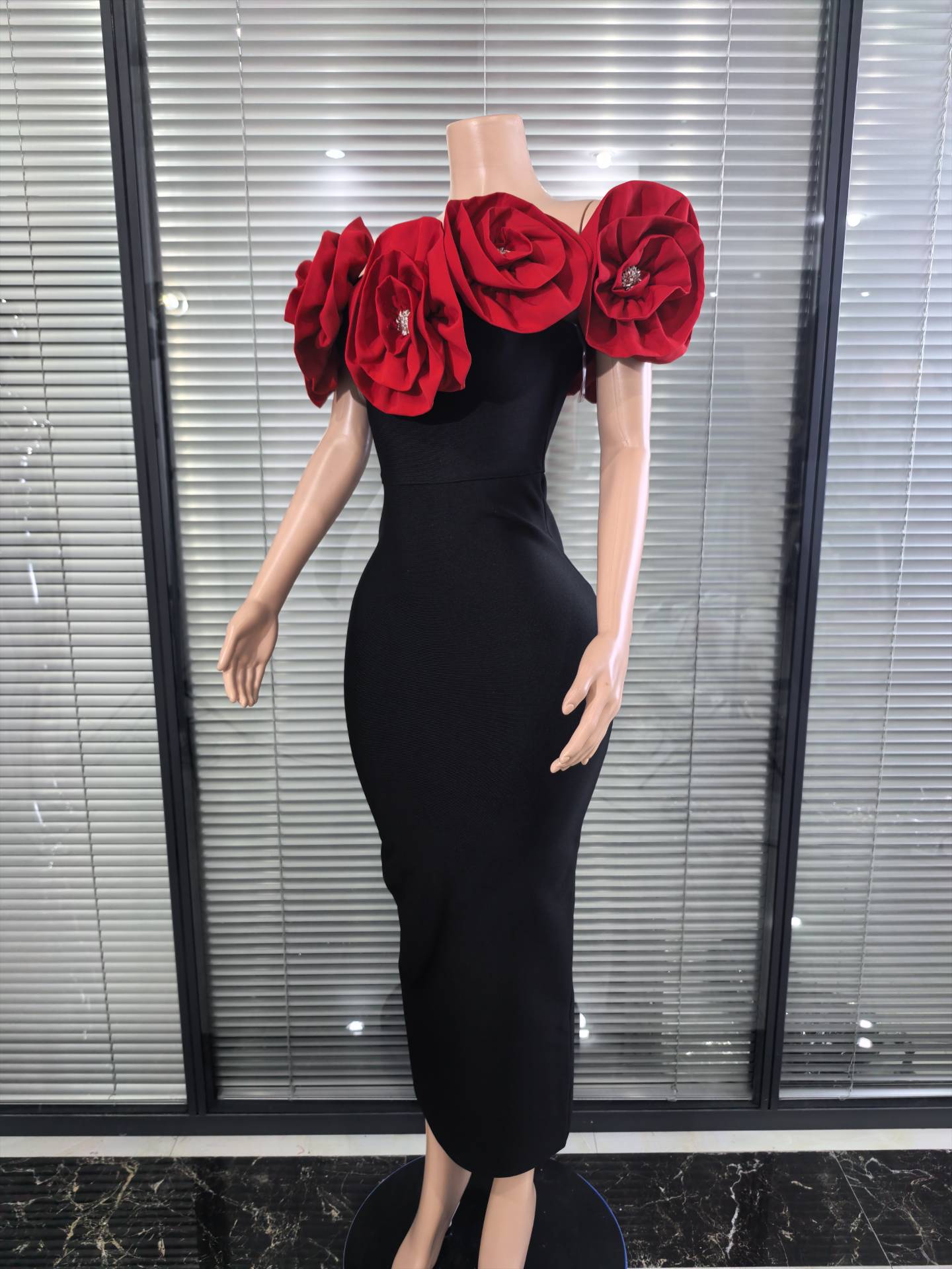 Czerwono-biała seksowna sukien – Women'S Red Formal Wear recenzja i cena